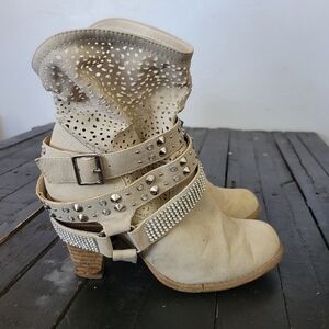 Not Rated Women's 8 Ivory Cream Heeled Booties Rhinestone Girly Boots Round Toe